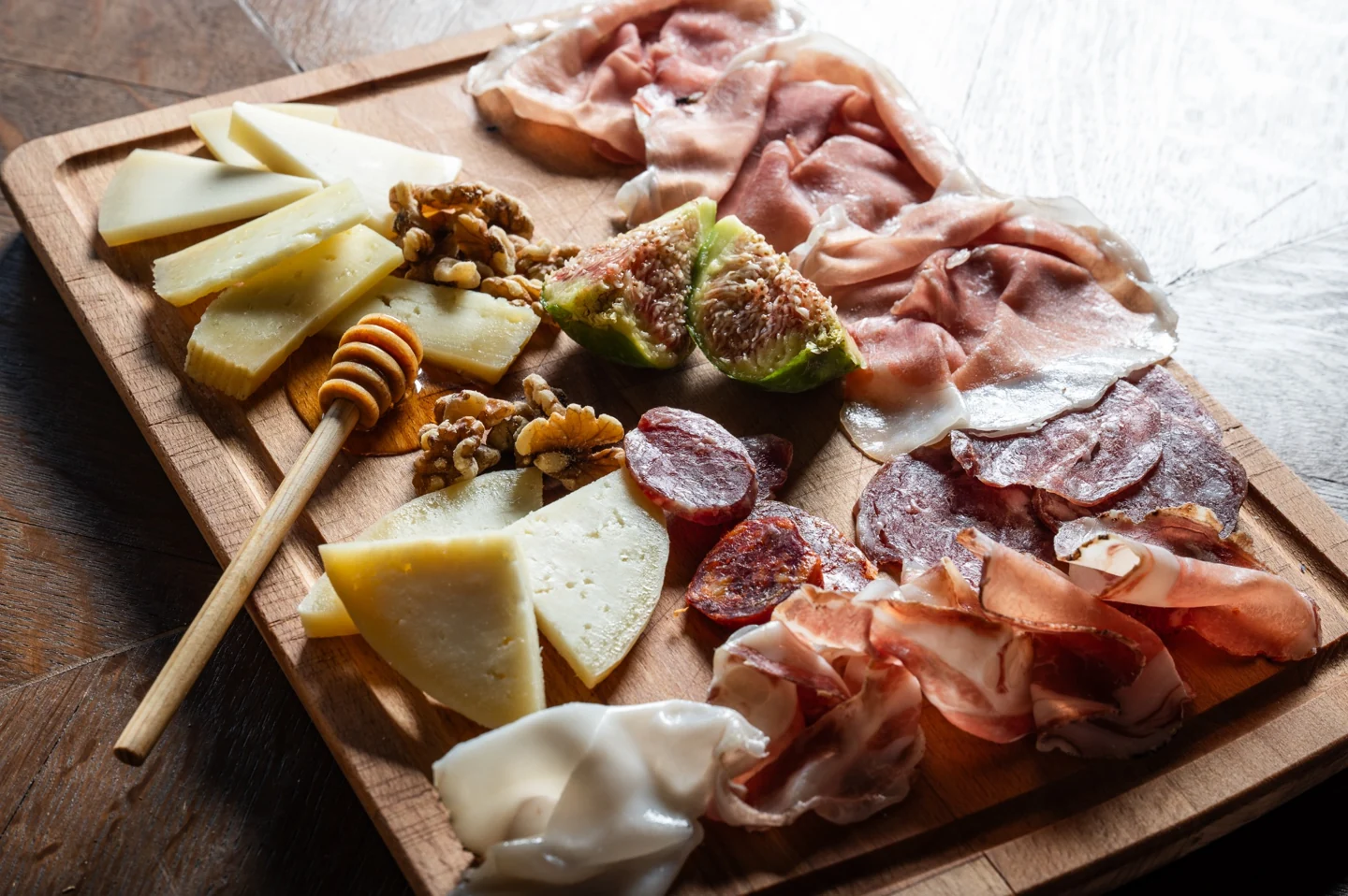 Selezione di salumi e formaggi del territorio